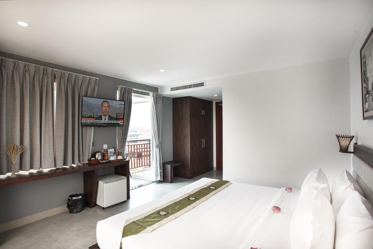 Kuch Oudom Hotel Phnom Penh Exteriör bild