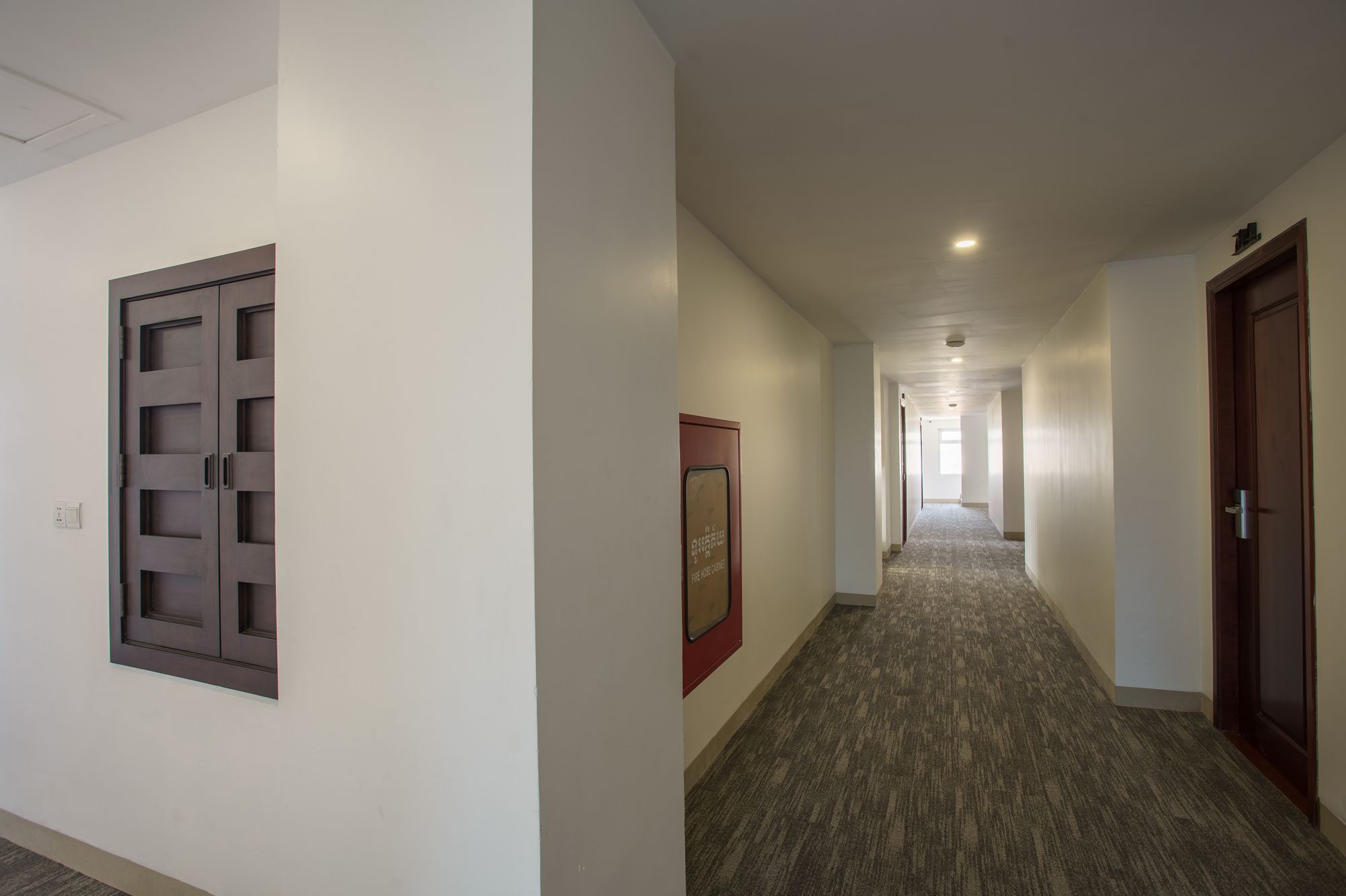Kuch Oudom Hotel Phnom Penh Exteriör bild
